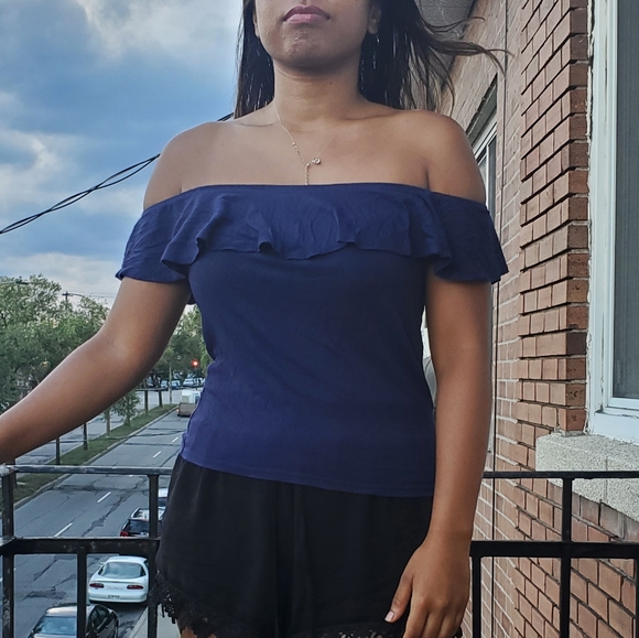 Blue top - Picture 2 of 2